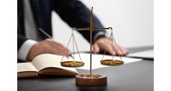 Phân biệt các loại vi phạm pháp luật ? So sánh các loại trách nhiệm pháp lý ?