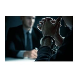 Dấu hiệu chủ thể đặc biệt là người có chức vụ, quyền hạn chỉ có trong Chương các tội phạm về chức vụ