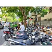 Mức phạt đối với hành vi chiếm dụng lòng đường làm nơi trông, giữ xe ?