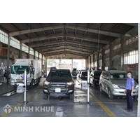 Mức phạt đối với hành vi điều khiển xe ô tô kinh doanh vận tải hành khách lắp thêm hay tháo bớt ghé không đúng thiết kế của nhà sản xuất ?