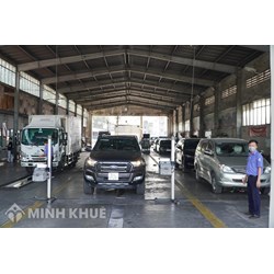 Mức phạt đối với hành vi điều khiển xe ô tô kinh doanh vận tải hành khách lắp thêm hay tháo bớt ghé không đúng thiết kế của nhà sản xuất ?