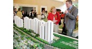 Khi xuất cảnh, định cư ở nước ngoài thì có được đứng tên sở hữu nhà đất hay không ?