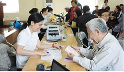 Chấm dứt hợp đồng lao động khi người lao động đủ tuổi thọ lương và suy giảm sức khỏe.