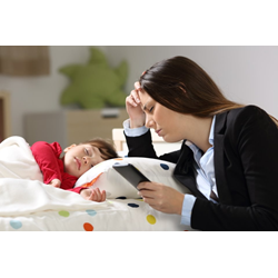 Người lao động được hưởng chế độ gì khi con ốm đau?