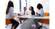Yêu cầu người lao động được cử đi đào tạo ở nước ngoài ký hợp đồng đào tạo trong đó thời hạn cam kết làm việc dài hơn thời hạn hợp đồng lao động được không?