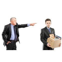 Người lao động thường xuyên không hoàn thành công việc thì công ty có thể kỷ luật lao động thay vì đơn phương chấm dứt hợp đồng lao động được không?