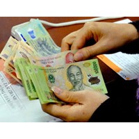 Hoãn trả lương cho nhân viên vì chưa cung cấp đủ thông tin cá nhân có phạm luật ?