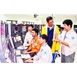 Người lao động nước ngoài làm việc tại Việt Nam được ký hợp đồng lao động với thời hạn tối đa là bao nhiêu lâu?