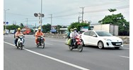 Mức phạt đối với ô tô, xe máy vi phạm lỗi đè vạch, lấn làn?