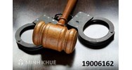 Đặc điểm tội giả mạo trong công tác, so sánh tội giả mạo chức vụ?