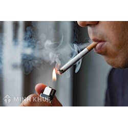 Hút thuốc lá khi tiếp công dân thì có phạm luật không?