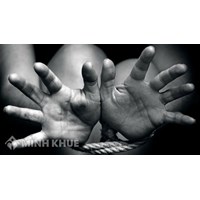 Hành vi dụ dỗ bé gái 14 tuổi bỏ nhà ra đi phạm tội gì?