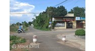 Người dân dựng rào chắn, xây trụ bê tông ở đường làng có phạm luật?