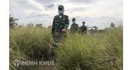 40 người Việt vượt biên "bơi qua sông" có vi phạm pháp luật không?