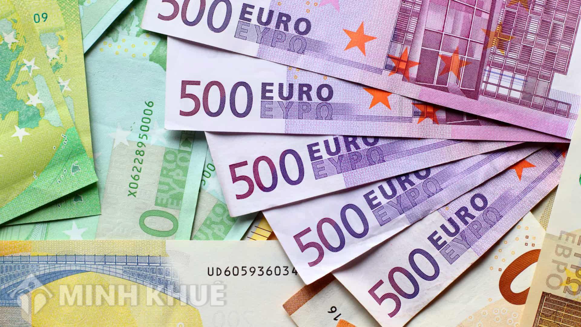 Euro được ra đời như thế nào và từ khi nào bắt đầu được sử dụng?
