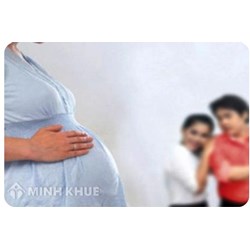Con sinh ra nhờ mang thai hộ là con của ai? Tại sao?
