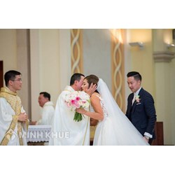 Hai người khác đạo có lấy nhau được không? Có phải theo đạo?