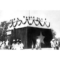 Tình hình nước ta sau cách mạng tháng 8 năm 1945 gặp khó khăn, thử thách nào?