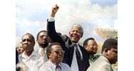 Tổng thống da màu đầu tiên của nước Nam Phi là ai?
