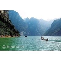 Phân tích hình tượng con sông Đà trong Người lái đò sông Đà