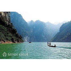 Phân tích hình tượng con sông Đà trong Người lái đò sông Đà