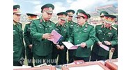 Phẩm chất chính trị là gì? Nhưng tiêu chuẩn phẩm chất chính trị?