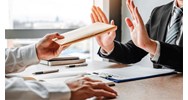 Văn bản từ chối nhận di sản thừa kế có phải công chứng không? Cần chuẩn bị giấy tờ gì?