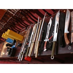 Tội chế tạo, tàng trữ, vận chuyển, sử dụng, mua bán trái phép súng săn, vũ khí thô sơ