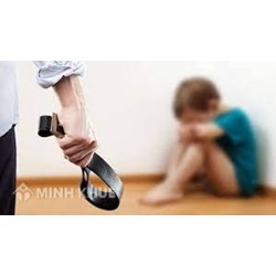 Giáo dục con bằng đòn roi cha mẹ có vi phạm pháp luật?