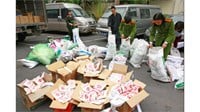 Tội sản xuất, buôn bán hàng giả là lương thực, thực phẩm, phụ gia thực phẩm