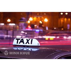 Lái xe phải đặt cọc tiền với công ty taxi khi ký hợp đồng lao động có đúng luật không?
