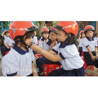 Theo em, học sinh có văn hóa khi tham gia giao thông được biểu hiện thông qua những hành vi, việc làm nào?