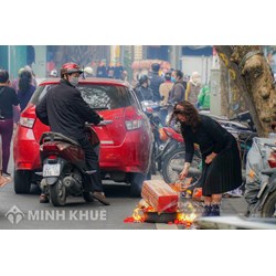 Thắp hương, đốt vàng mã không đúng quy định bị xử phạt như thế nào?