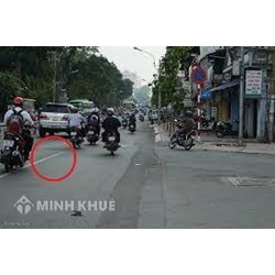 Lấn làn ô tô phạt bao nhiêu tiền theo quy định mới nhất?