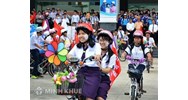 Em đã và sẽ làm gì để góp phần nâng cao ý thức văn hóa giao thông của các bạn học sinh ở trưởng em?