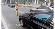 Lỗi không bật đèn xi nhan có bị tước giấy phép lái xe không?
