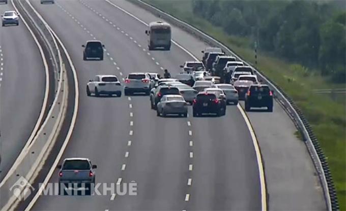 Mức xử phạt với lỗi dừng đỗ trên cao tốc bị phạt bao nhiêu tiền?