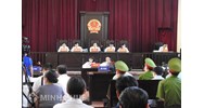 Công tố viên và luật sư khác nhau như thế nào?