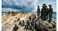 Phân tích đánh giá nội dung bài Đợi mưa trên đảo sinh tồn