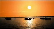 Phân tích khổ đầu và khổ cuối trong bài thơ Đoàn thuyền đánh cá hay nhất