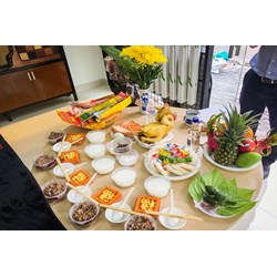 Công chức, viên chức có được thắp hương tại nơi làm việc không?