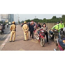 Mức phí trông giữ xe vi phạm giao thông hiện nay là bao nhiêu?