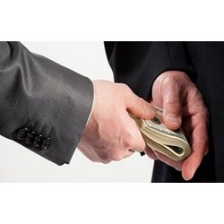 Đưa 2,7 tỷ đồng để chạy án hình sự thì cấu thành tội gì?