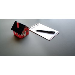 Người bị tước quốc tịch Việt Nam có bị xóa đăng ký thường trú không?