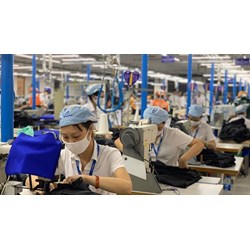 Người lao động cần phải làm gì khi không được cầm hợp đồng lao động