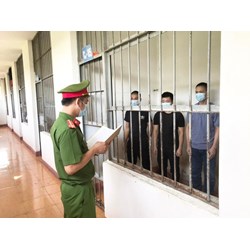 Người bị tạm giam là người đồng tính có được giam tại buồng riêng hay không?