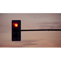 05 trường hợp vượt đèn đỏ nhưng không bị phạt hành chính