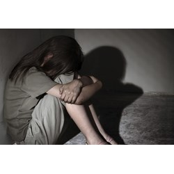 Cha, mẹ ngược đãi con cái bị xử phạt như thế nào?