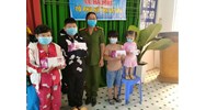 Trẻ mồ côi cha và mẹ thì có thuộc đối tượng nhận trợ cấp xã hội hàng tháng không?