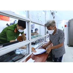 Những đối tượng nào sẽ được miễn lệ phí đăng ký cư trú theo quy định của pháp luật?